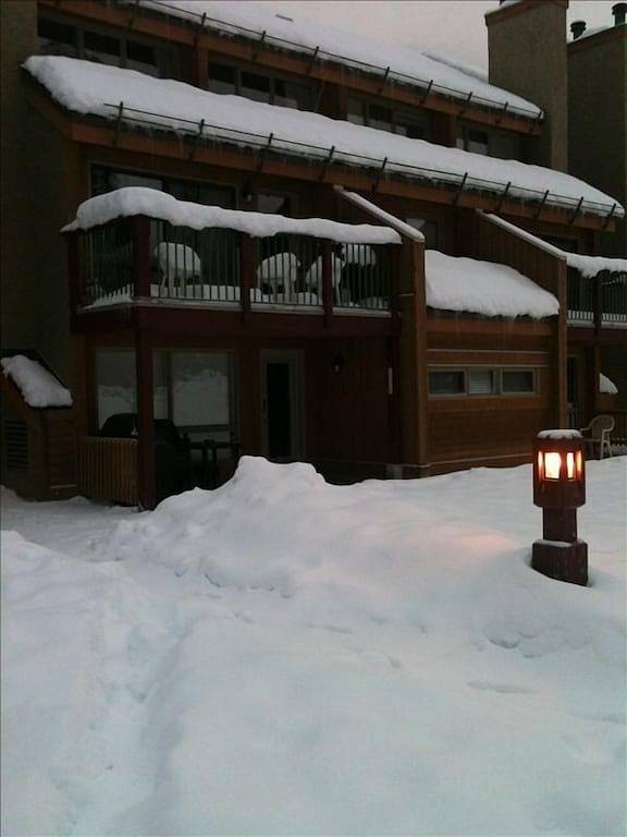 Ferienwohnung für 4 Personen, mit Whirlpool und Pool sowie Terrasse in Kanada