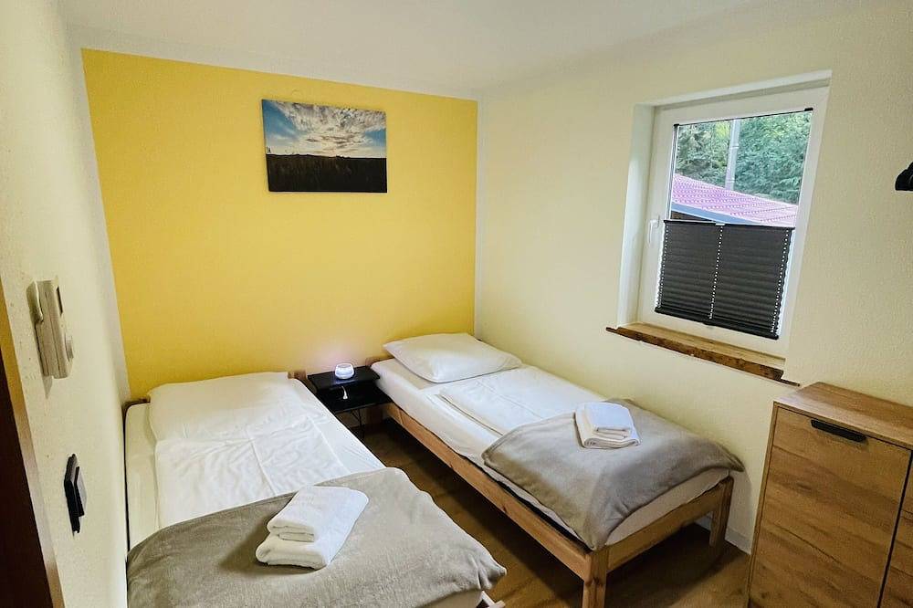 Gemütliches Ferienhaus für große Gruppen direkt am Wald und in der nähe vom Bach in Rübeland, Harzvorland