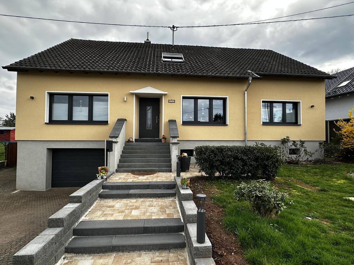 Ganze Wohnung, Haus Alt in Illingen, Saarland