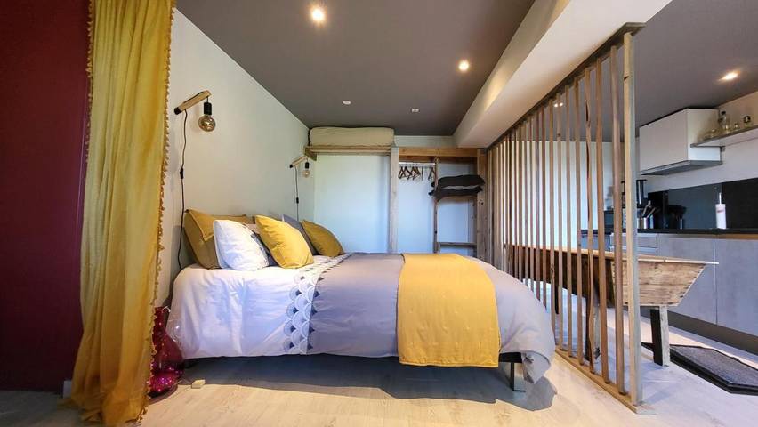 Gîte pour 4 personnes, avec sauna ainsi que jardin et vue à Scy-Chazelles