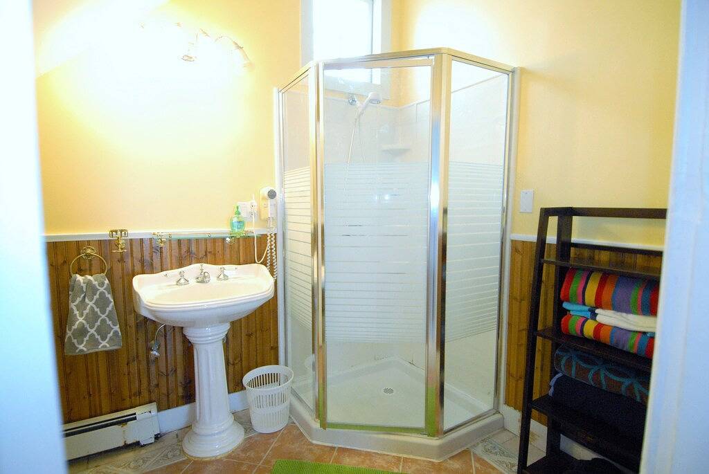 Ganze Wohnung, Gemütliche Downtown Cape May Condo (hundefreundlich) * Schlafmöglichkeiten für 6 * Nur 3. 5 Blocks zum Strand in Cape May, Cape May County