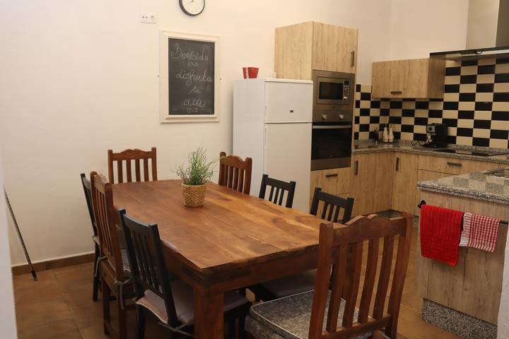 Spacious 4-Bed House in Algodonales, Pueblos Blancos