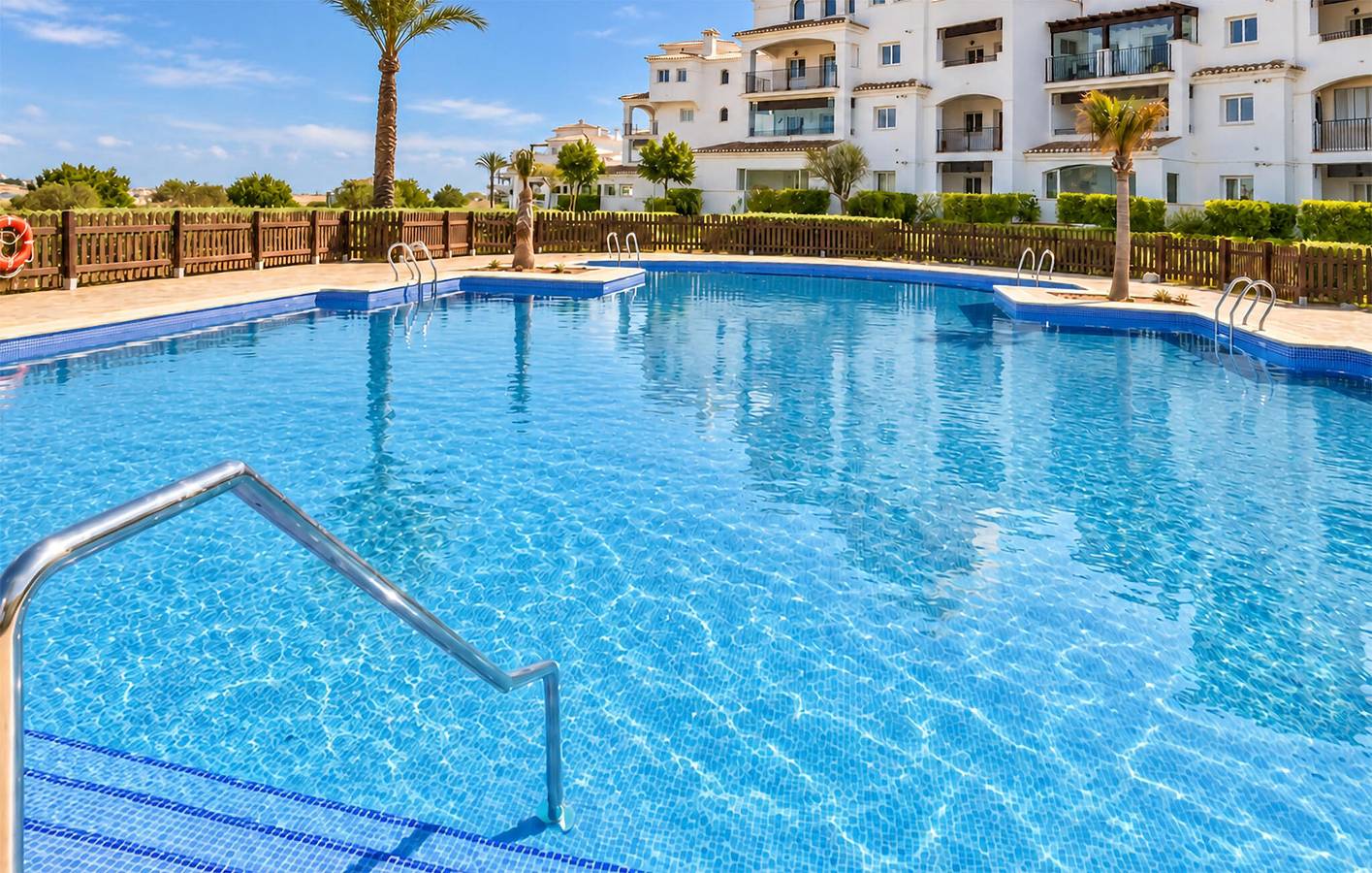 Entire holiday apartment, Beachside Bliss: A/C, Parking, Pool & WiFi in Murcia, Murcia Inland