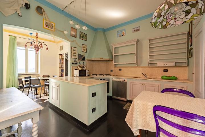 Gîte pour 4 personnes, avec balcon et vue sur l’océan, adapté aux familles à Gênes - 3