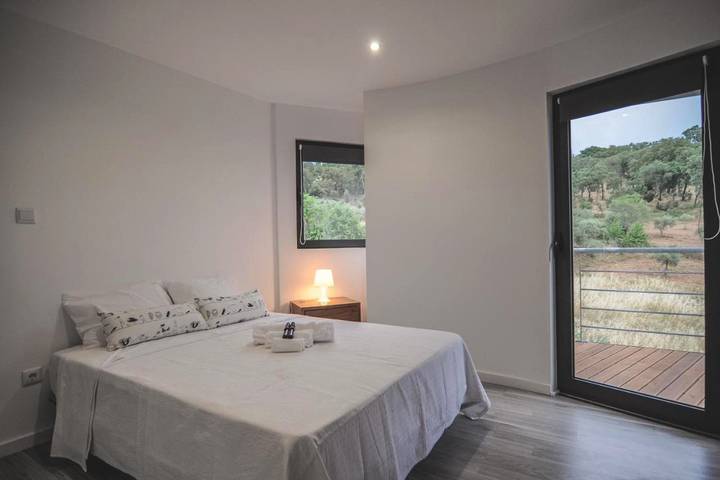 Location de vacances pour 3 personnes, avec piscine ainsi que jardin et vue à Vila Flor - 4