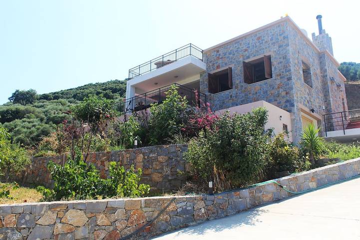 Holiday rental for 12 people, with garden and balcony in Hersonissos