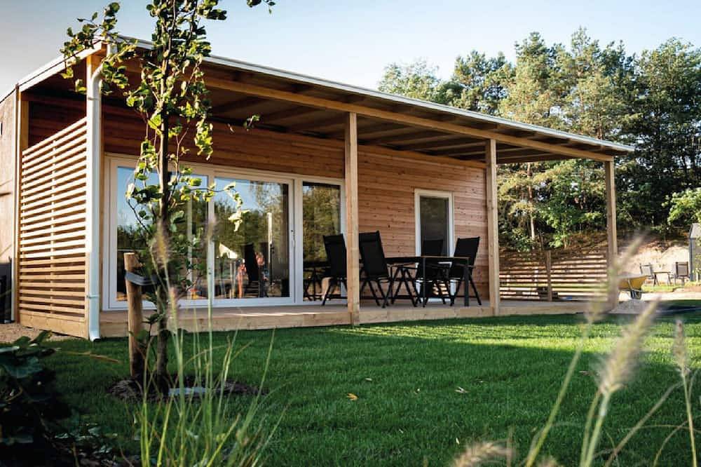 Chalet with 3 bedrooms and a terrace in Niederrhein