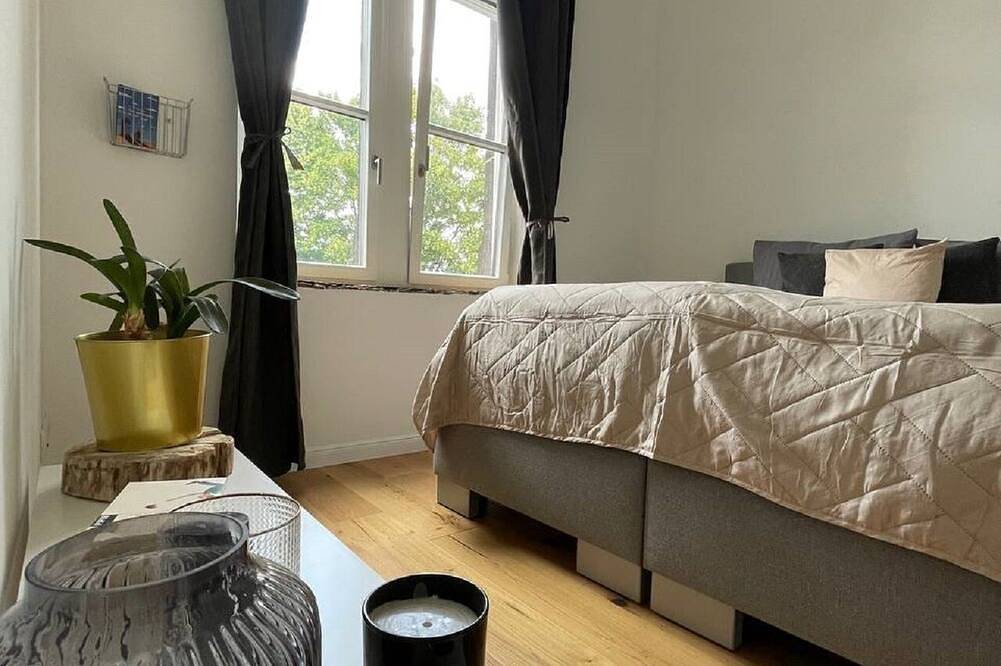 Ganze Wohnung, Viel Charme kombiniert mit Platz (max. 10 Gäste) - Preise können abweichen! in Kruft, Osteifel