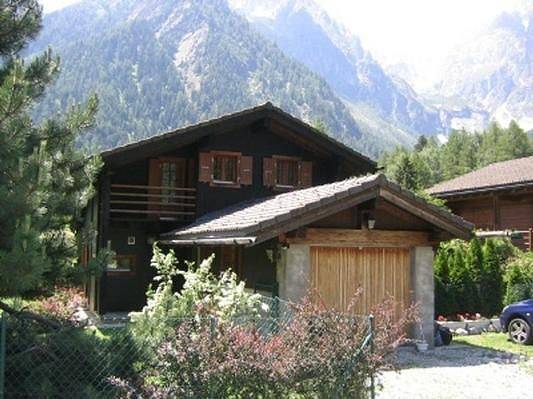 3 bedroom chalet, Dil Arom, enclosed garden in Orsières, Massif du Mont-Blanc