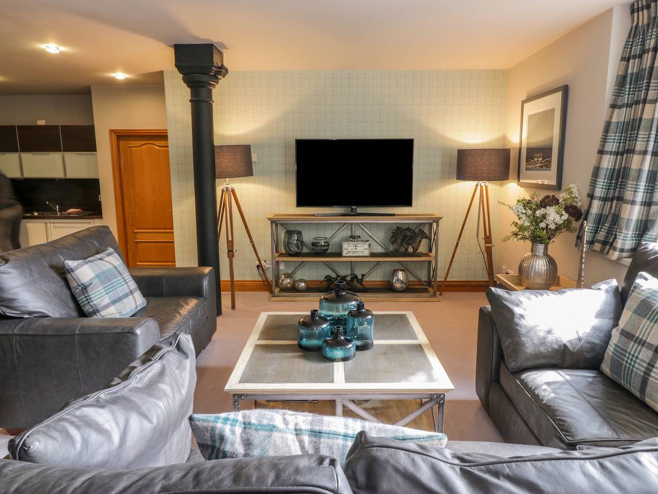 Entire apartment, Apartment 1 St Mary's Church in Moffat, Dumfries and Galloway
