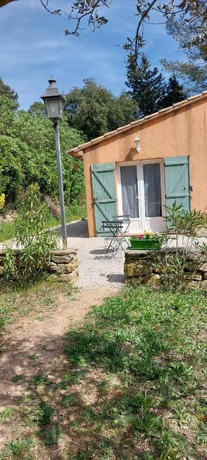 Holiday apartment for 2 people, with garden and pool - 1