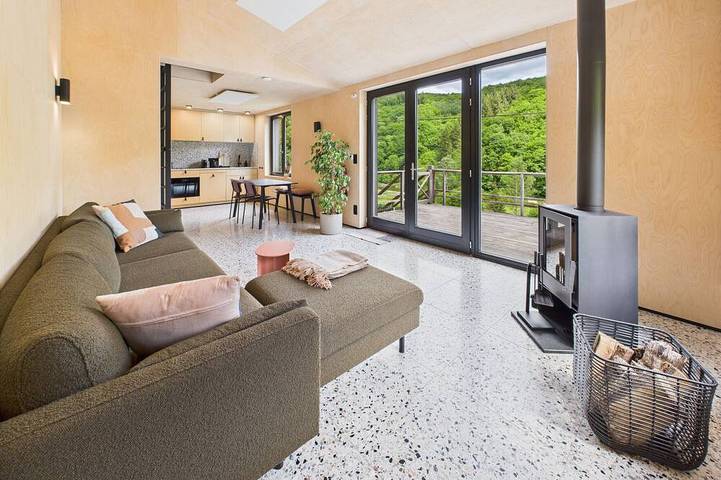 Maison de campagne pour 4 personnes, avec jardin et jacuzzi à Bouillon