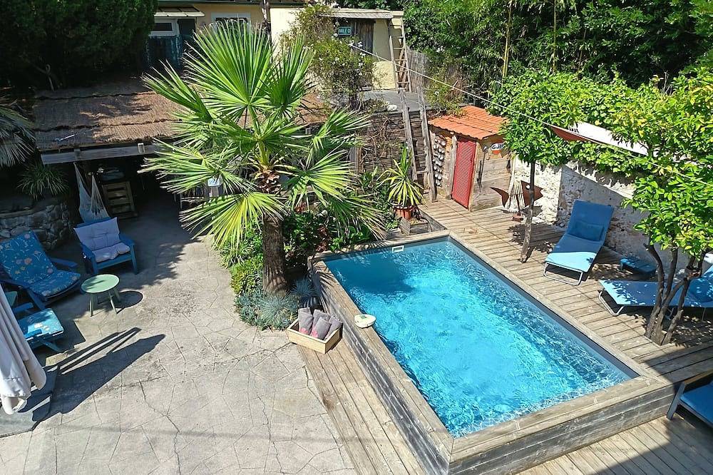 Havre de paix situé à 150m des plages de sables blanc d'Antibes- Piscine privée in Antibes, Côte méditerranéenne (France)