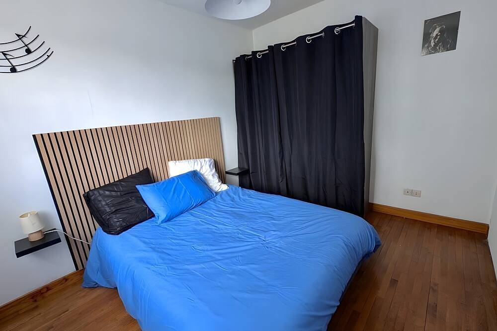 Holiday Home 'Chez Nana - Maison Dans Le Gard' with Private Terrace, Private Garden and Air Conditioning in Barjac, Alès region