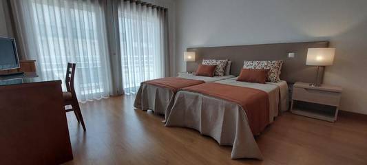 Ferienwohnung für 4 Personen, mit Balkon und Ausblick in Silves