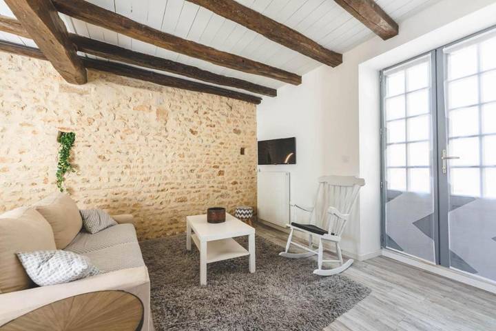 Location de vacances pour 5 personnes, avec jardin et jacuzzi à Montamisé - 2