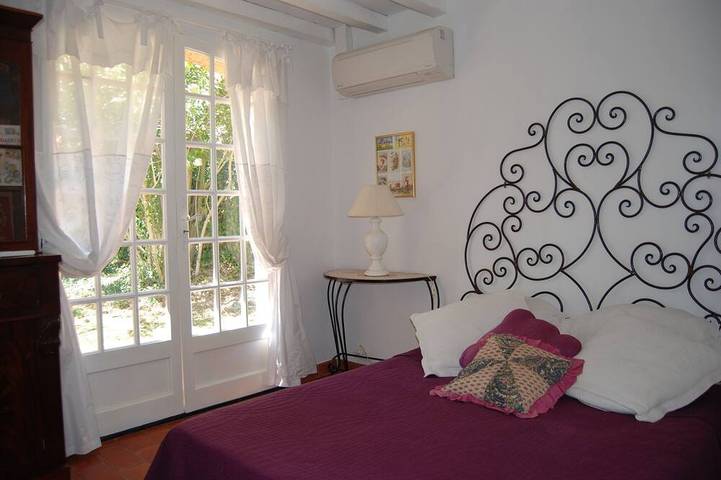 Salernes Haut Var Casa con encanto piscina 6x12 aire acondicionado parque 70000m2 in Salernes, Region de Draguignan
