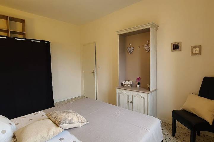 Entire apartment, In casa di Loulou, 700 m from the beach, all amenities nearby, in Furiani, Cap Corse