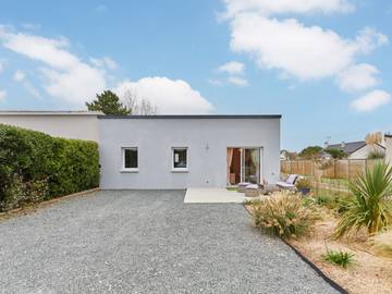 Gîte pour 6 personnes, avec jardin et terrasse, animaux acceptés à Saint-Jean-de-la-Rivière