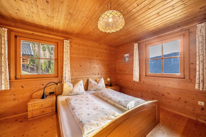 Appartamento intero, Appartamento vacanze 'Thalhof Laugen' con vista montagna, giardino comune e Wi-Fi in Ultimo, Gruppo Ortles-Cevedale