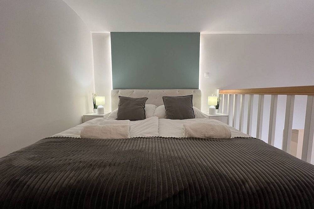 Ganze Wohnung, Fußbodenheizung und Parkplatz, Debrecen Zentrum in Debrecen, Hajdú-Bihar megye