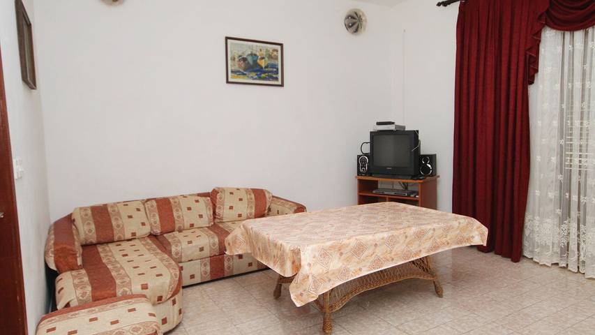 Ferienwohnung für 8 Personen, mit Terrasse, mit Haustier in Vrsi - 2