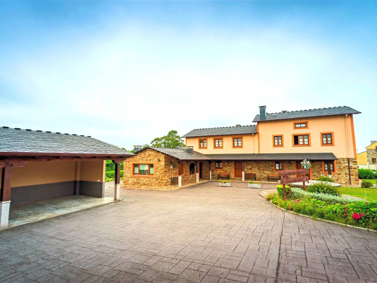 Appartement entier, Schönes Duplex mit Aussicht, Pool und Garten in Tapia de Casariego, Côte Cantabrique