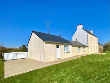 Gîte pour 8 personnes, avec terrasse à Melgven