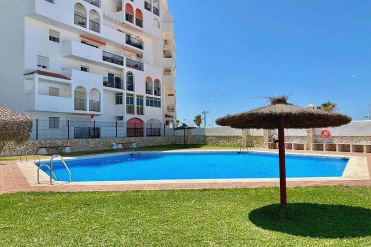 Apartamento para 7 personas, con terraza además de vistas y piscina, Se admiten mascotas en El Puerto de Santa María