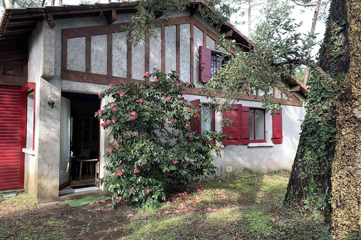 Ferienhaus für 9 Personen, mit Pool und Garten sowie Terrasse - 1