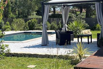 Gîte pour 6 personnes, avec jardin et terrasse à Blauzac