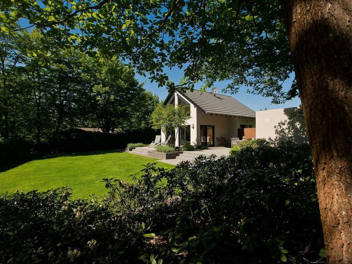Ferienhaus für 4 Personen, mit Terrasse und Garten am Edersee