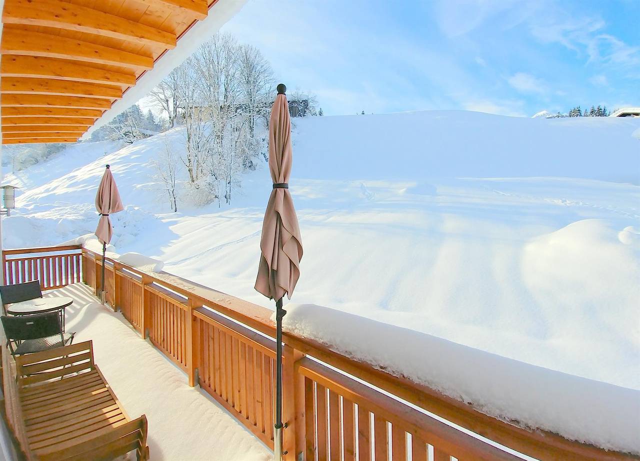 Geheel vakantieappartement, Apartment with balcony and access to the pool in Fieberbrunn, Bezirk Kitzbühel (stad)