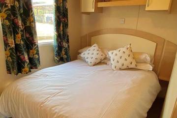 Static Caravan for 4 People in Axmouth, Devon, Photo 1