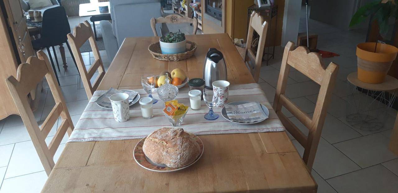 Double Room with Private External Bathroom in Plouguerneau, Région de Brest