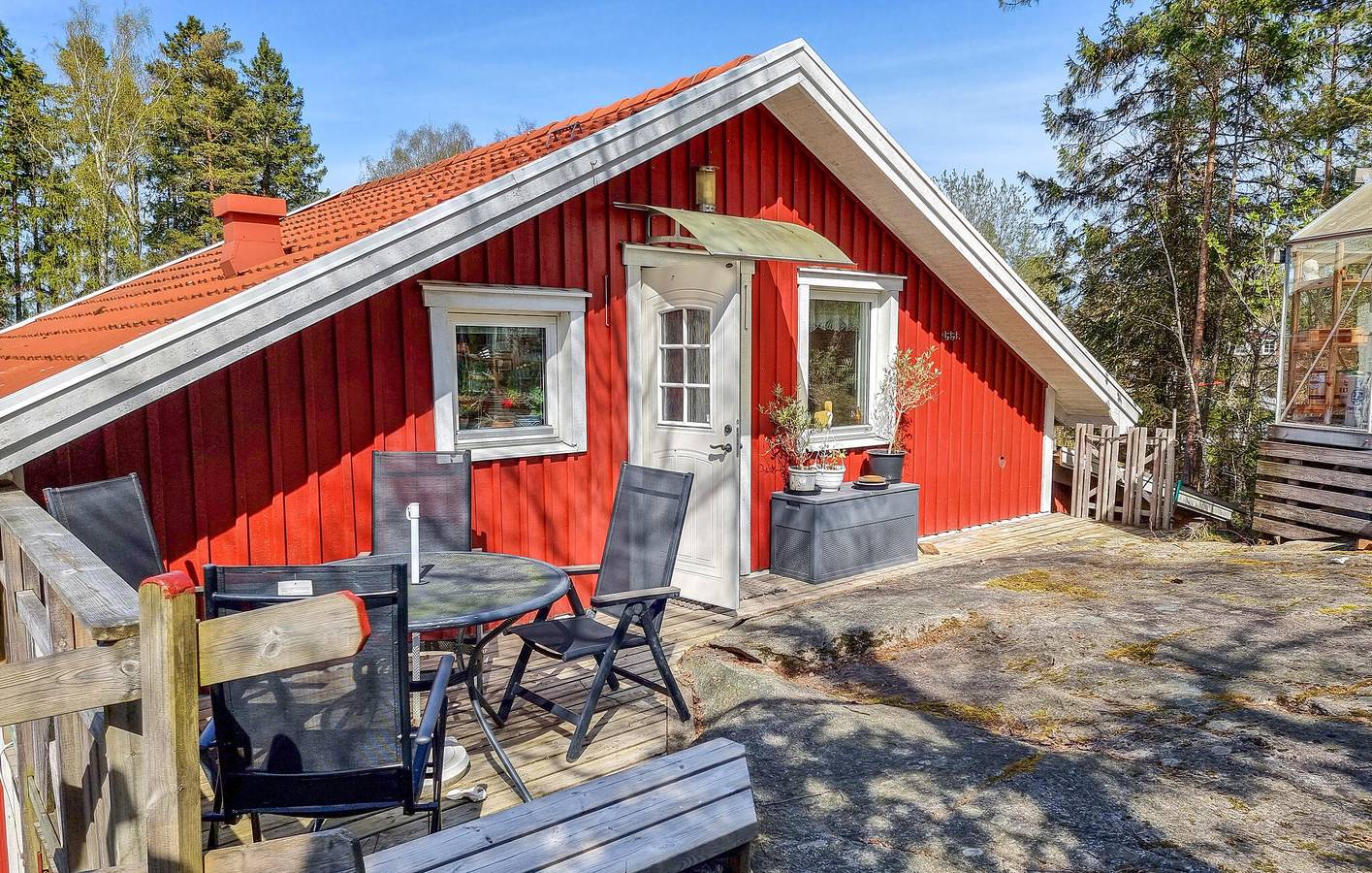 Hus för 4 Personer, med trädgård samt bastu och terass