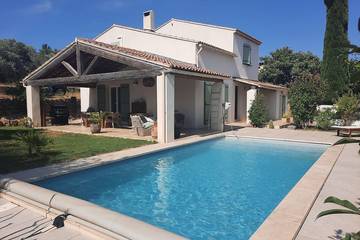 Gîte pour 6 personnes, avec terrasse et jardin à Coudoux
