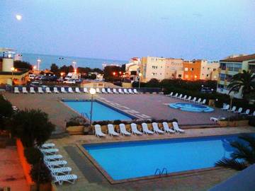 Gîte pour 4 personnes, avec piscine et balcon ainsi que bassin pour enfant et vue dans Plage du Môle