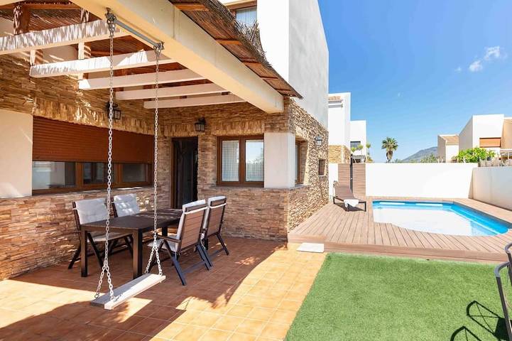 Casa rural para 7 personas, con piscina además de jardín y balcón - 1
