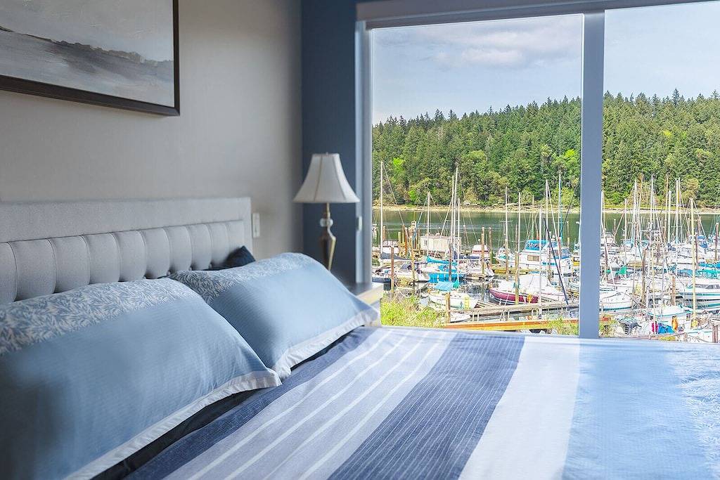 Ganze Wohnung, This is the life! 2 bedroom oceanfront condo close to everything. in Nanaimo, Regional District of Nanaimo