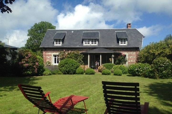 Location de vacances pour 6 personnes, avec jardin et terrasse à Saint-Aubin-sur-Mer (Seine-Maritime)