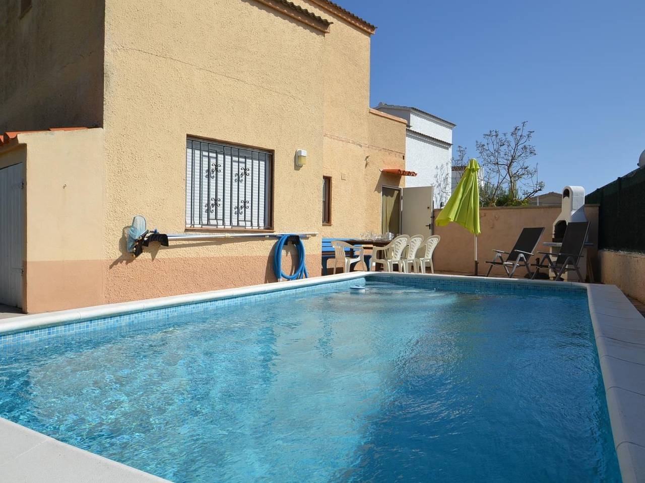 Casa Viva with privat pool for 4/5 personas ( without apartement) in Riumar, Delta dell'Ebro
