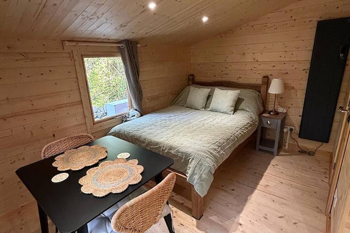 Cabin at the foot of Snowdon in Llanberis, Llyn Padarn