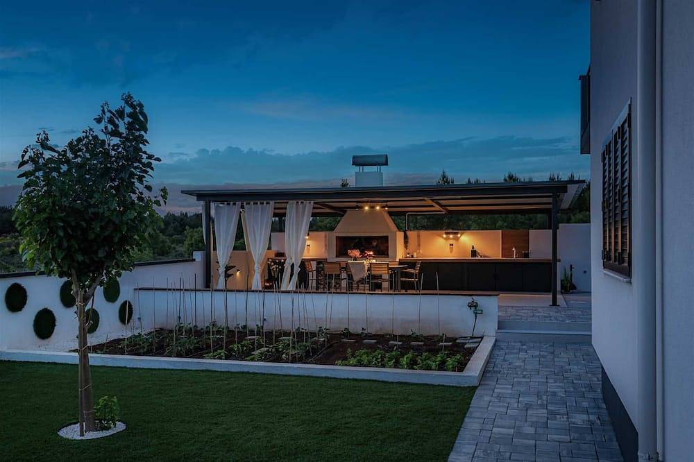 Ganze Wohnung, Villa Luna luxury apartment in Skradin, Šibenik-Knin