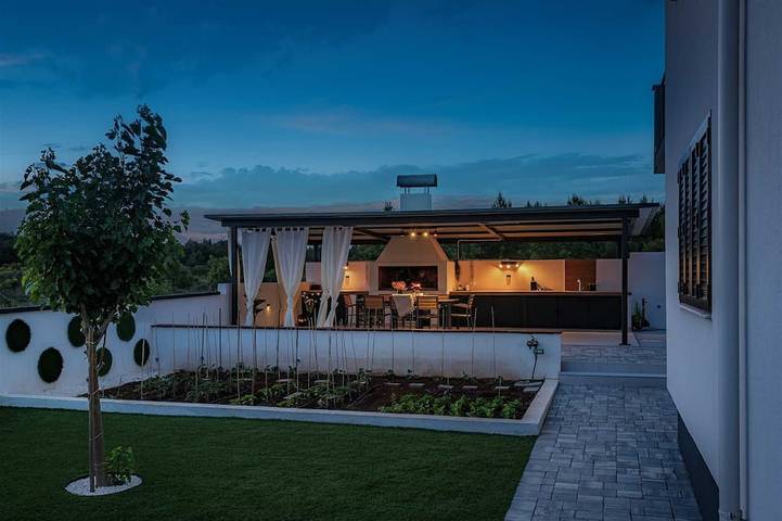Ganze Wohnung, Villa Luna luxury apartment in Skradin, Šibenik-Knin