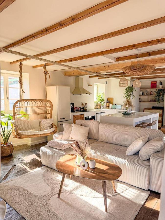 Location de vacances pour 9 personnes, avec jardin ainsi que balcon et vue dans Bellefont-La Rauze