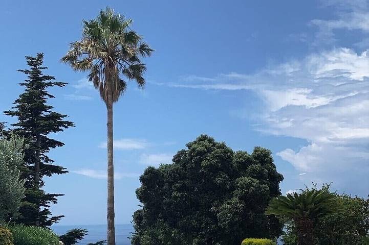 Casa vacanza per 22 persone, con balcone e giardino in San Lucido