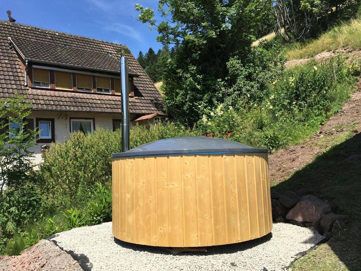 Ferienhaus Kleine Kinzig: Idyllisch | Sauna | Hot Tub | Kamin in Alpirsbach, Forêt-Noire centrale