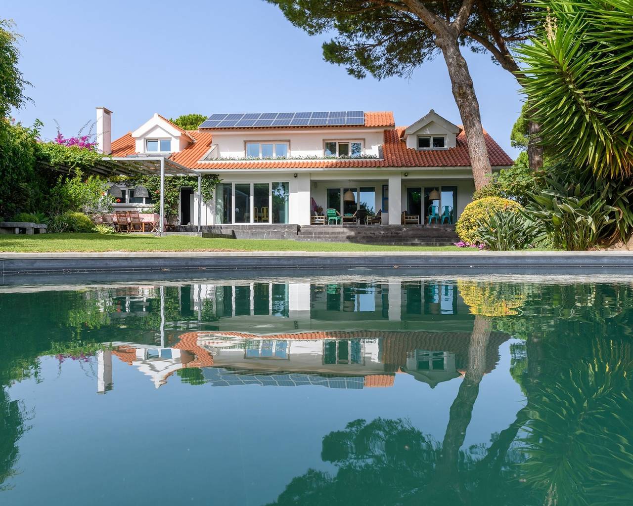 Villa para 18 pessoas com terraço in Aldeia de Juzo, Cascais e Estoril