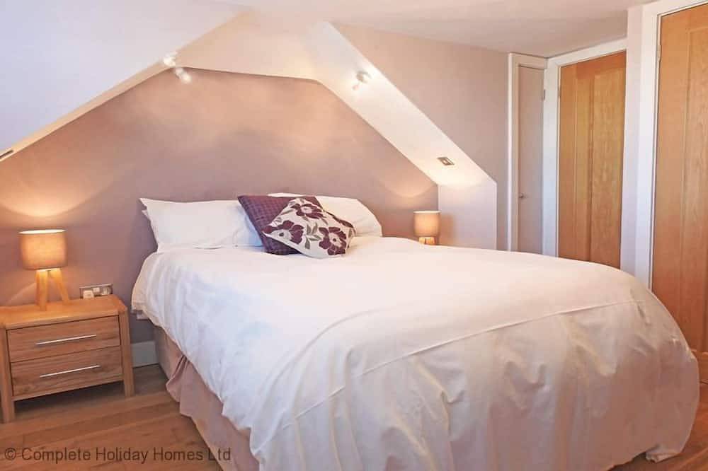 Coach House -  a house that sleeps 8 guests in 4 bedrooms in Gosport, Hampshire